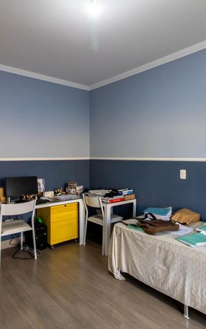Casa à venda com 308m², 3 quartos e 2 vagas Casa à venda com 308m², 3 quartos e 2 vagasQuarto 2