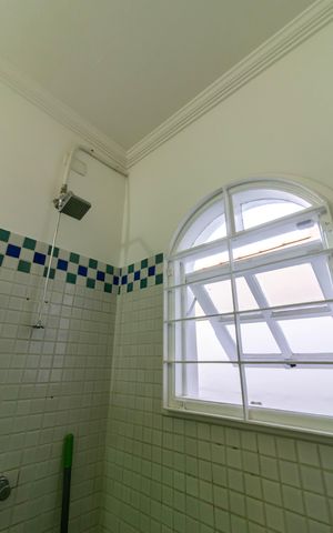 Casa à venda com 308m², 3 quartos e 2 vagas Casa à venda com 308m², 3 quartos e 2 vagasBanheiro
