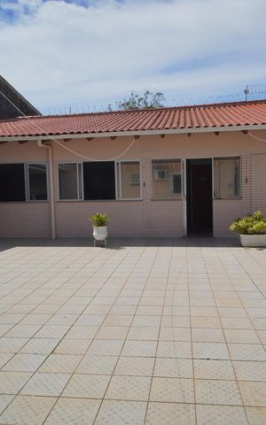 Casa à venda com 329m², 4 quartos e 4 vagasSala 2 - Vista