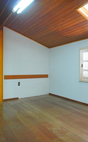 Casa à venda com 329m², 4 quartos e 4 vagasQuarto 2