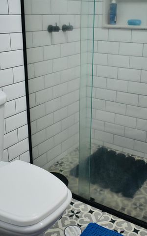 Apartamento à venda com 149m², 3 quartos e 2 vagas Apartamento à venda com 149m², 3 quartos e 2 vagasBanheiro da Suíte