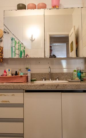 Apartamento à venda com 95m², 2 quartos e sem vaga Apartamento à venda com 95m², 2 quartos e sem vagaBanheiro