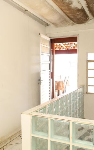 Casa à venda com 110m², 4 quartos e 1 vagaÁrea de Serviço