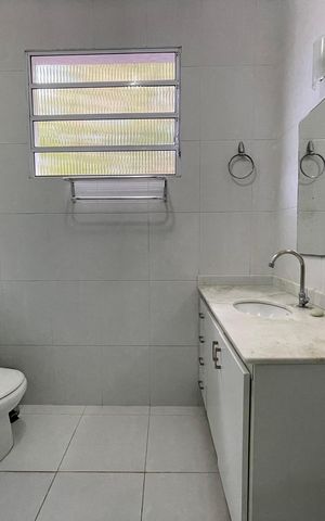 Casa para alugar com 140m², 4 quartos e 1 vaga Casa para alugar com 140m², 4 quartos e 1 vagaBanheiro