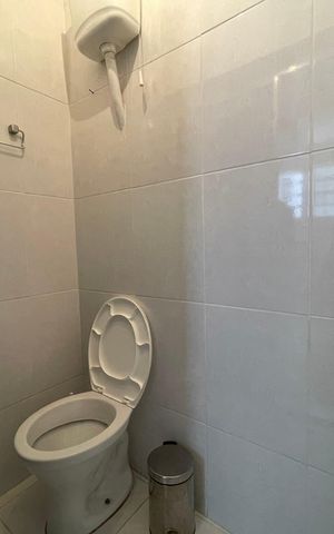 Casa para alugar com 140m², 4 quartos e 1 vaga Casa para alugar com 140m², 4 quartos e 1 vagaBanheiro de Serviço