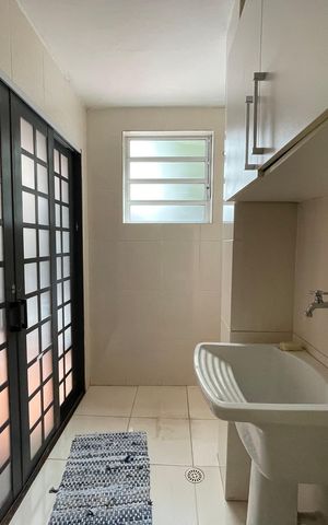 Casa para alugar com 140m², 4 quartos e 1 vaga Casa para alugar com 140m², 4 quartos e 1 vagaÁrea de Serviço