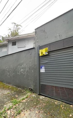 Casa para alugar com 140m², 4 quartos e 1 vaga Casa para alugar com 140m², 4 quartos e 1 vagaFachada