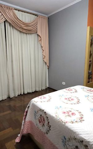 Casa à venda com 100m², 4 quartos e 2 vagas Casa à venda com 100m², 4 quartos e 2 vagasQuarto Suíte