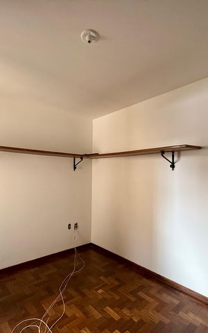 Casa à venda com 491m², 4 quartos e 6 vagas Casa à venda com 491m², 4 quartos e 6 vagasQuarto 1