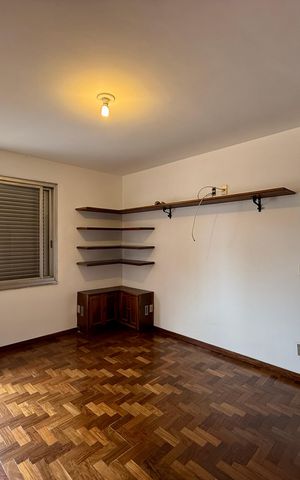 Casa à venda com 491m², 4 quartos e 6 vagas Casa à venda com 491m², 4 quartos e 6 vagasQuarto 2