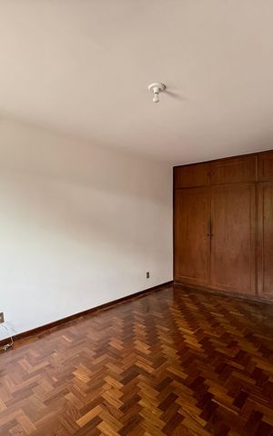 Casa à venda com 491m², 4 quartos e 6 vagas Casa à venda com 491m², 4 quartos e 6 vagasSuíte 1