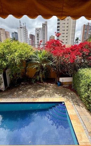 Casa à venda com 491m², 4 quartos e 6 vagas Casa à venda com 491m², 4 quartos e 6 vagasVista Salão Superior