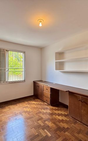 Casa à venda com 491m², 4 quartos e 6 vagas Casa à venda com 491m², 4 quartos e 6 vagasSuíte 2