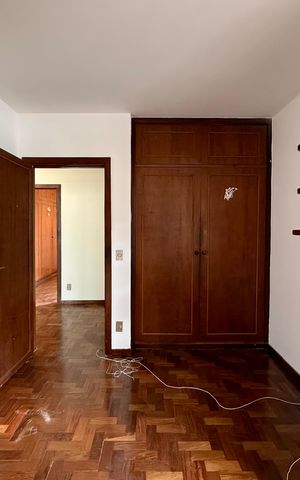 Casa à venda com 491m², 4 quartos e 6 vagas Casa à venda com 491m², 4 quartos e 6 vagasQuarto 1