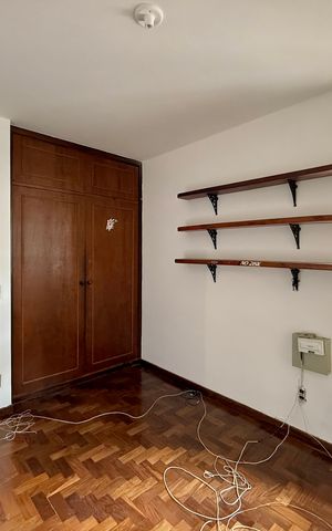 Casa à venda com 491m², 4 quartos e 6 vagas Casa à venda com 491m², 4 quartos e 6 vagasQuarto 1