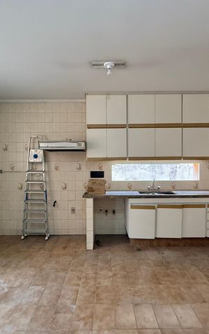 Casa à venda com 491m², 4 quartos e 6 vagas Casa à venda com 491m², 4 quartos e 6 vagasCozinha