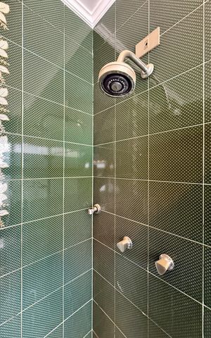 Casa à venda com 491m², 4 quartos e 6 vagas Casa à venda com 491m², 4 quartos e 6 vagasBanheiro Suíte 1