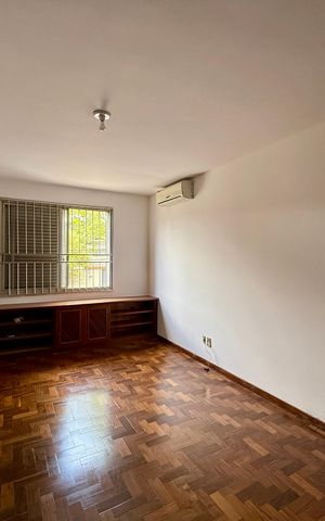 Casa à venda com 491m², 4 quartos e 6 vagas Casa à venda com 491m², 4 quartos e 6 vagasSuíte 1