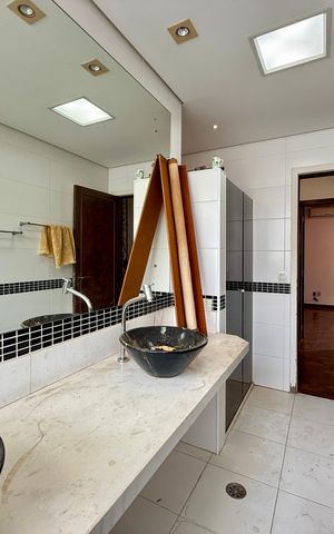Casa à venda com 491m², 4 quartos e 6 vagas Casa à venda com 491m², 4 quartos e 6 vagasBanheiro Social