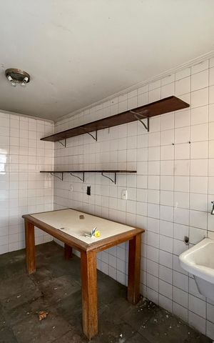 Casa à venda com 491m², 4 quartos e 6 vagas Casa à venda com 491m², 4 quartos e 6 vagasÁrea de Serviço