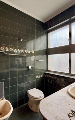 Casa à venda com 491m², 4 quartos e 6 vagas Casa à venda com 491m², 4 quartos e 6 vagasBanheiro Suíte 1