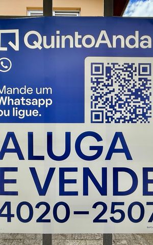 Casa à venda com 491m², 4 quartos e 6 vagas Casa à venda com 491m², 4 quartos e 6 vagasPlaca