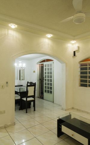 Casa para alugar com 200m², 2 quartos e 2 vagas Casa para alugar com 200m², 2 quartos e 2 vagasSala