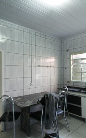 Casa para alugar com 200m², 2 quartos e 2 vagas Casa para alugar com 200m², 2 quartos e 2 vagasCozinha