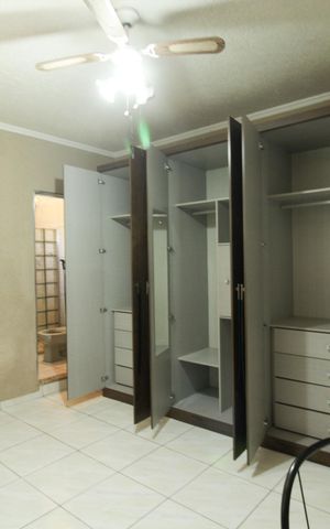 Casa para alugar com 200m², 2 quartos e 2 vagas Casa para alugar com 200m², 2 quartos e 2 vagasQuarto