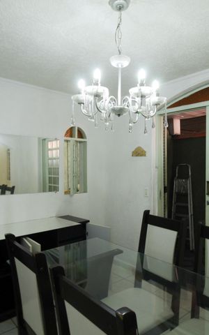 Casa para alugar com 200m², 2 quartos e 2 vagas Casa para alugar com 200m², 2 quartos e 2 vagasSala