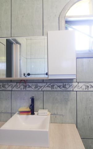 Casa para alugar com 200m², 2 quartos e 2 vagas Casa para alugar com 200m², 2 quartos e 2 vagasBanheiro social