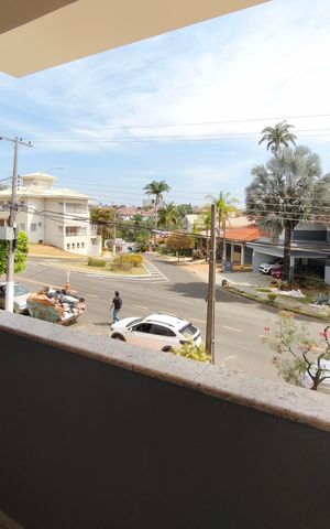 Casa de condomínio à venda com 334m², 4 quartos e 4 vagas Casa de condomínio à venda com 334m², 4 quartos e 4 vagasVaranda Suíte 2