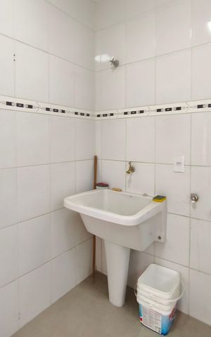 Casa de condomínio à venda com 334m², 4 quartos e 4 vagas Casa de condomínio à venda com 334m², 4 quartos e 4 vagasÁrea de Serviço