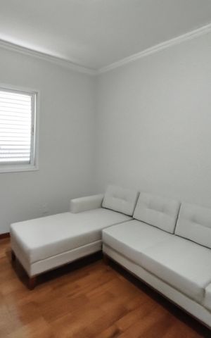 Casa de condomínio à venda com 334m², 4 quartos e 4 vagas Casa de condomínio à venda com 334m², 4 quartos e 4 vagasQuarto