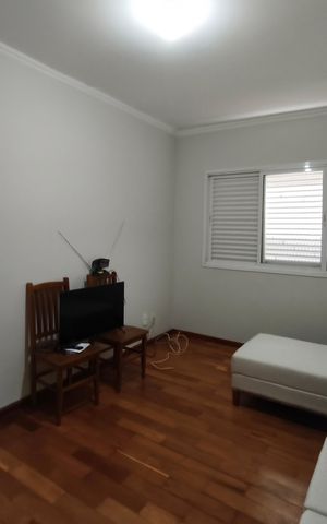 Casa de condomínio à venda com 334m², 4 quartos e 4 vagas Casa de condomínio à venda com 334m², 4 quartos e 4 vagasQuarto