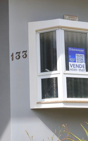 Casa de condomínio à venda com 334m², 4 quartos e 4 vagas Casa de condomínio à venda com 334m², 4 quartos e 4 vagasPlaquinha