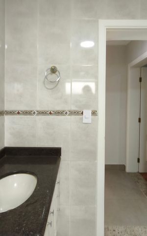 Casa de condomínio à venda com 334m², 4 quartos e 4 vagas Casa de condomínio à venda com 334m², 4 quartos e 4 vagasv