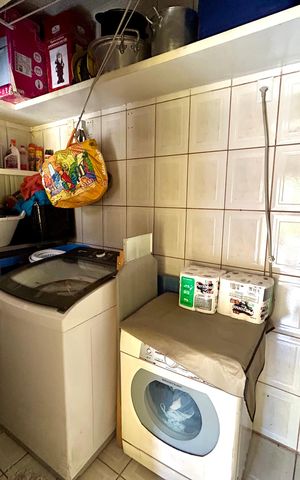 Casa à venda com 194m², 3 quartos e 2 vagas Casa à venda com 194m², 3 quartos e 2 vagasÁrea de Serviço