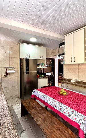 Casa à venda com 194m², 3 quartos e 2 vagas Casa à venda com 194m², 3 quartos e 2 vagasCozinha