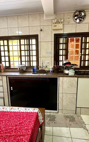 Casa à venda com 194m², 3 quartos e 2 vagas Casa à venda com 194m², 3 quartos e 2 vagasCozinha