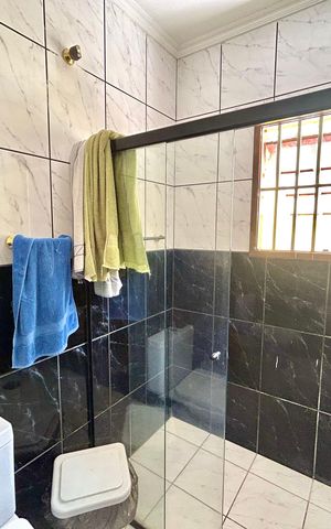 Casa à venda com 194m², 3 quartos e 2 vagas Casa à venda com 194m², 3 quartos e 2 vagasBanheiro 1