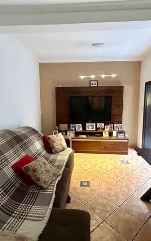 Casa à venda com 194m², 3 quartos e 2 vagas Casa à venda com 194m², 3 quartos e 2 vagasSala