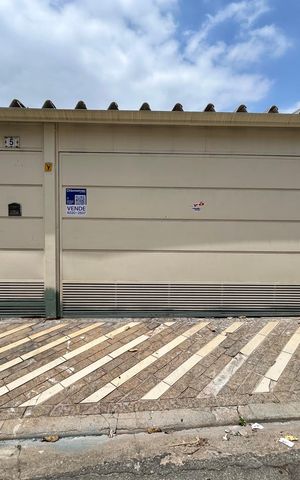 Casa à venda com 194m², 3 quartos e 2 vagas Casa à venda com 194m², 3 quartos e 2 vagasFachada - Placa