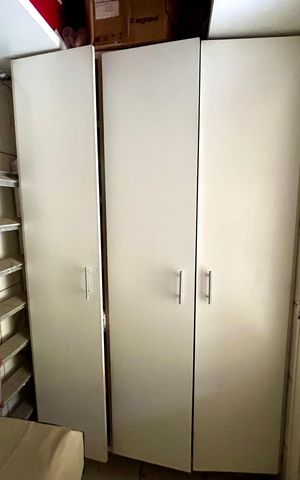 Casa à venda com 194m², 3 quartos e 2 vagas Casa à venda com 194m², 3 quartos e 2 vagasÁrea de Serviço