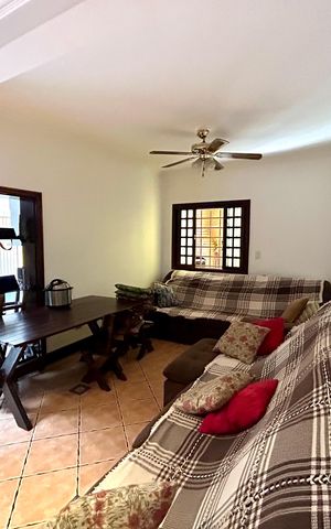 Casa à venda com 194m², 3 quartos e 2 vagas Casa à venda com 194m², 3 quartos e 2 vagasSala