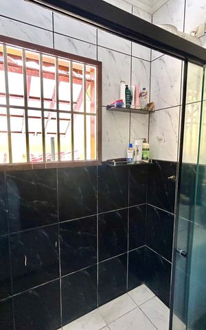 Casa à venda com 194m², 3 quartos e 2 vagas Casa à venda com 194m², 3 quartos e 2 vagasBanheiro 1