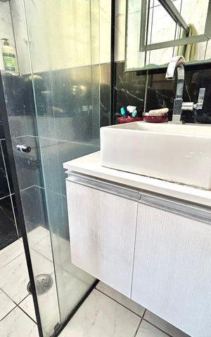 Casa à venda com 194m², 3 quartos e 2 vagas Casa à venda com 194m², 3 quartos e 2 vagasBanheiro 1