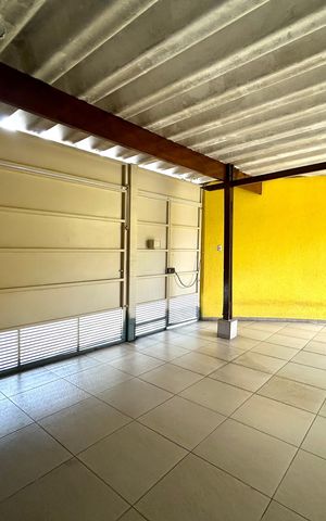 Casa à venda com 194m², 3 quartos e 2 vagas Casa à venda com 194m², 3 quartos e 2 vagasGaragem