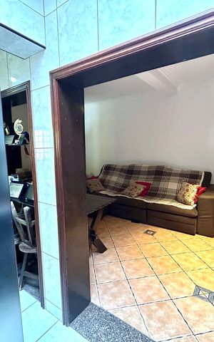 Casa à venda com 194m², 3 quartos e 2 vagas Casa à venda com 194m², 3 quartos e 2 vagasCozinha