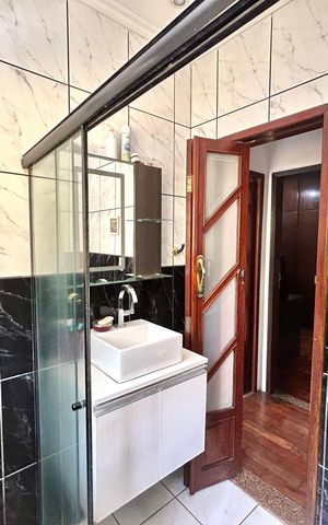 Casa à venda com 194m², 3 quartos e 2 vagas Casa à venda com 194m², 3 quartos e 2 vagasBanheiro 1